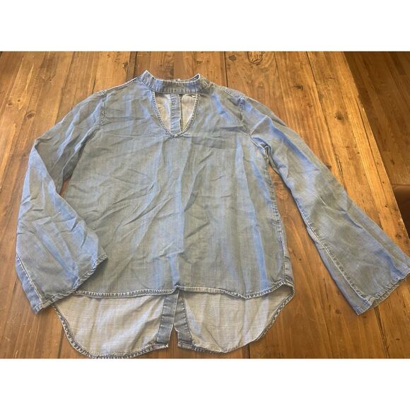 Cloth And Stone Chambray Keyhole Button Back Top Blouse Size XS Boho - Picture 5 of 10